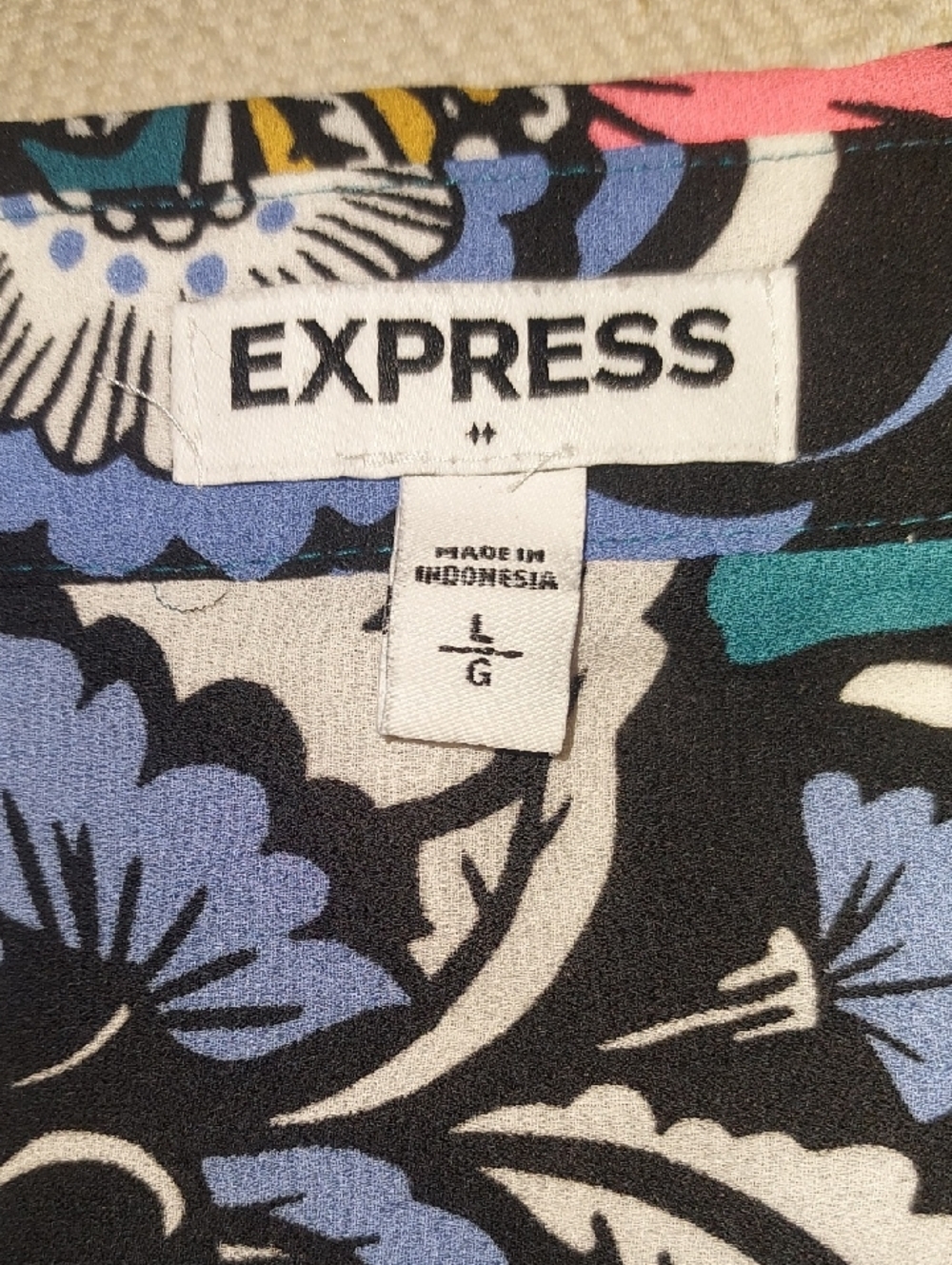 Express Portofino Blouse - Picture 6 of 10